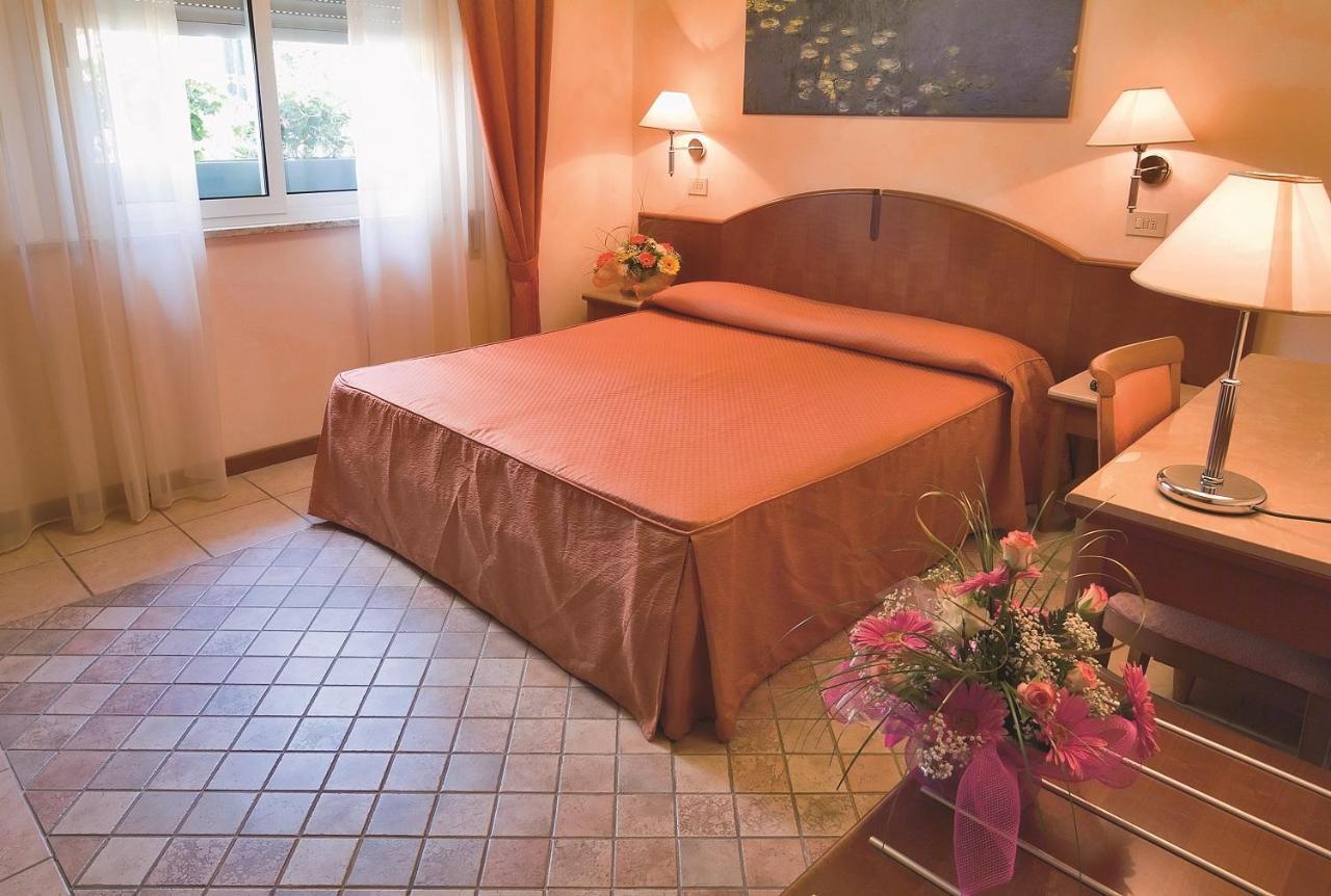 Hotel Rosalba - Valentini Family Village Bellaria – Igea Marina Kültér fotó