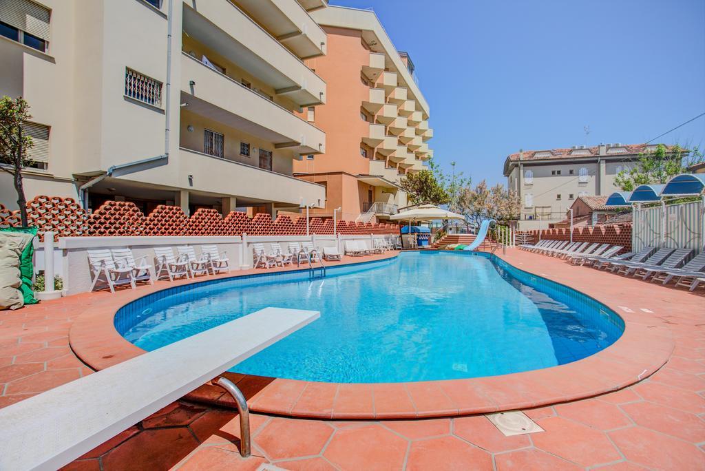 Hotel Rosalba - Valentini Family Village Bellaria – Igea Marina Kültér fotó